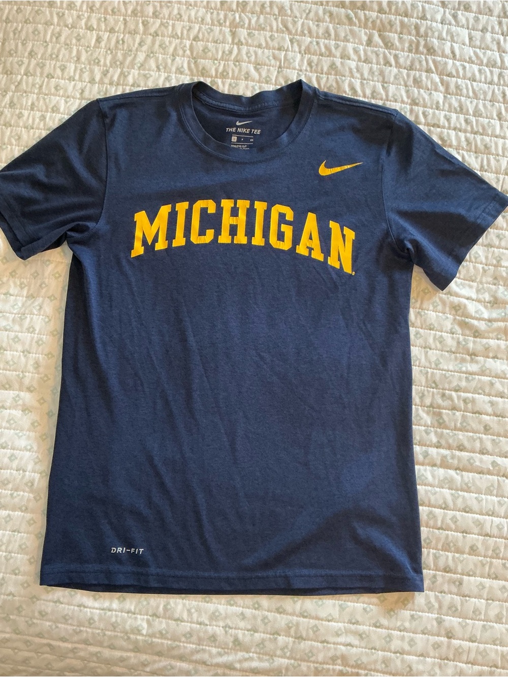 Unisex size SMALL NIKE DRI-FIT University of Michigan short sleeve athletic cut